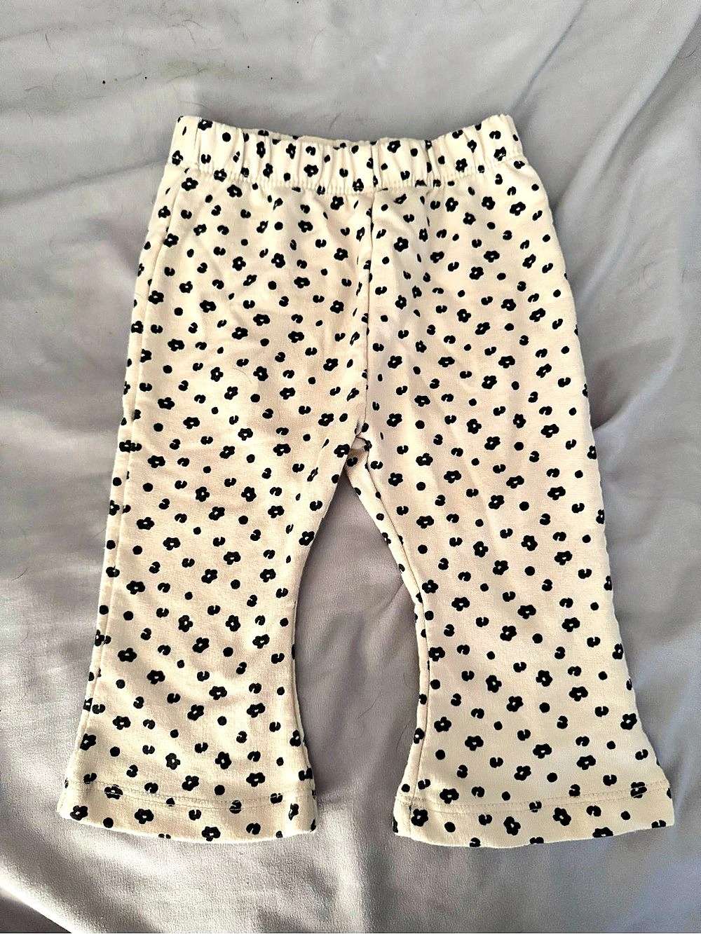 Cat & Jack Floral Flare Leggings in Cream & Black